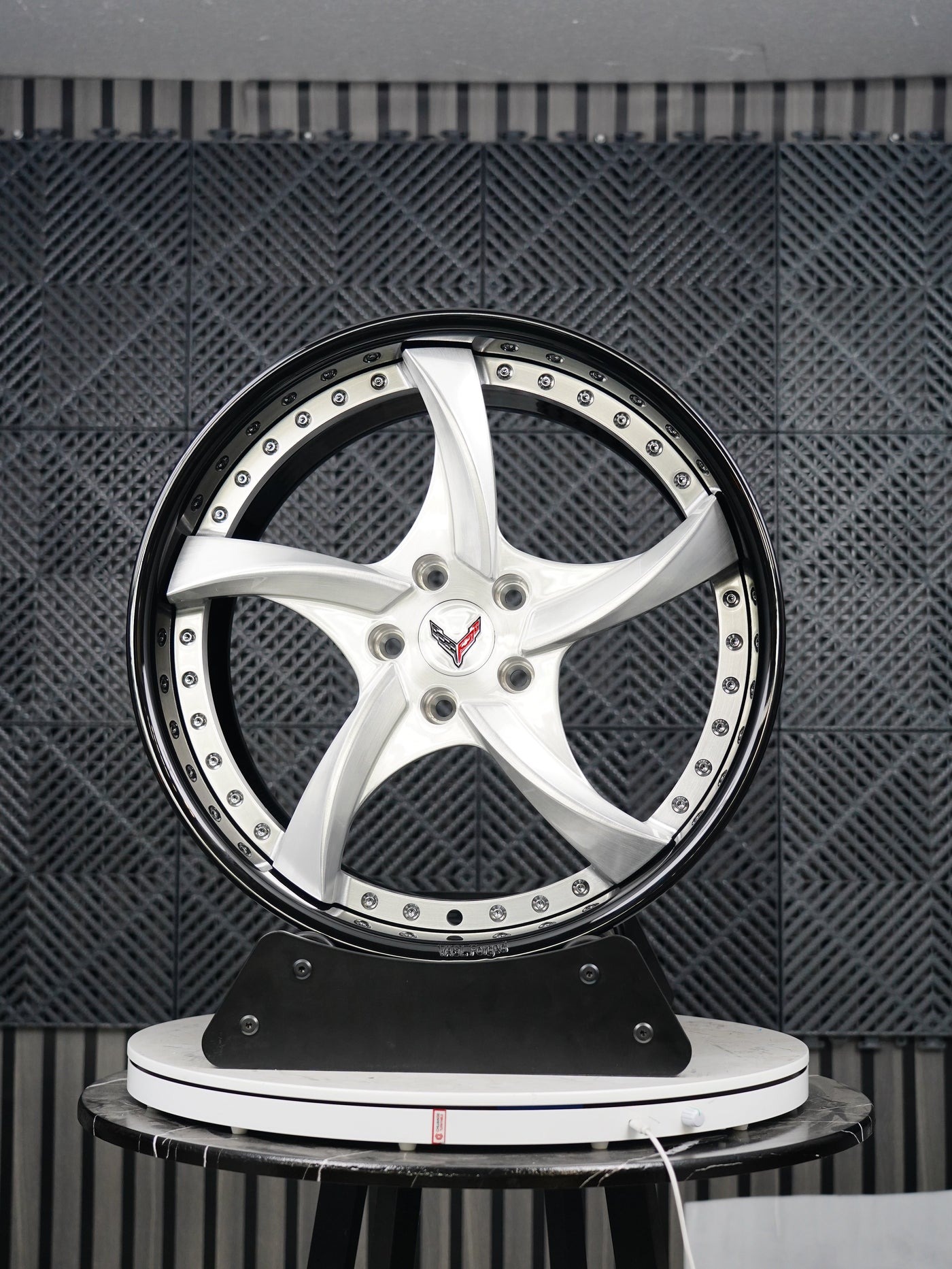VP08 2024 Corvette C8 Stingray Z51 5-spoke deep lip forged wheel front view brushed aluminum spokes gloss black lip and barrel by VASL Performance