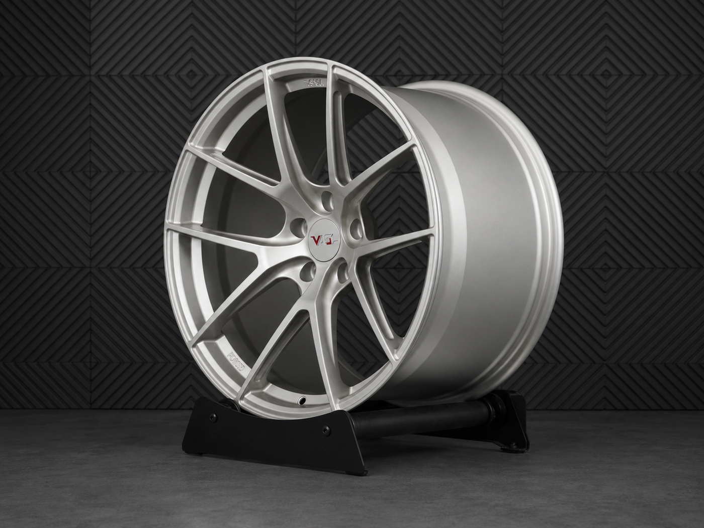VP31 C7 Grand Sport custom forged wheels all gloss gold Y-spoke lightweight monoblock rear angle