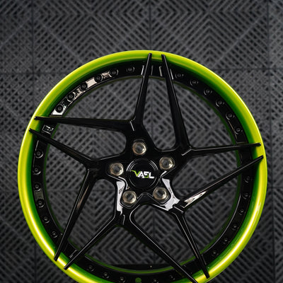 VP33 2025 Corvette C8 E-Ray directional 5-star forged wheel front view gloss black face lime green lip and barrel by VASL Performance